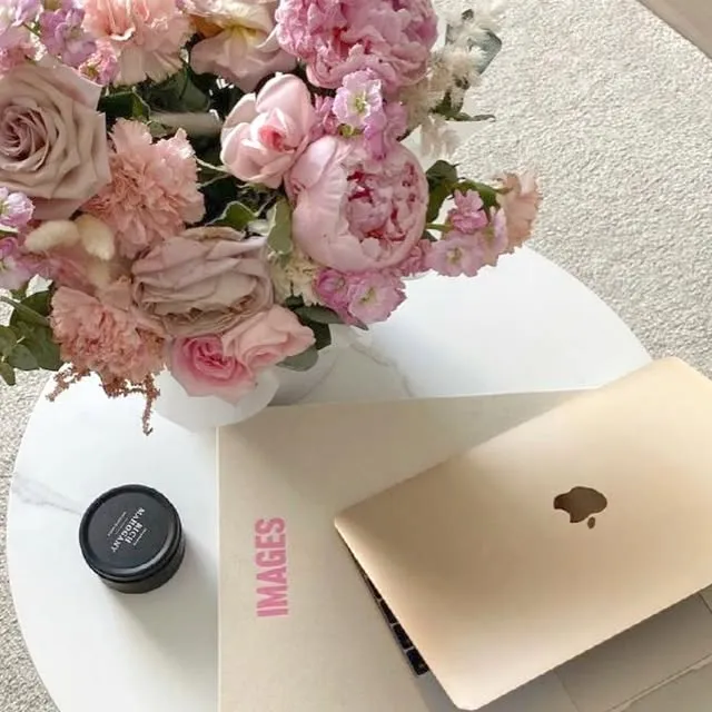 VIEW JAIL escape plan ⚠️🧚🏼‍♀️: step-by-step on how to *exactly* to get out of the same # of low views because the algorithm isn’t always to blame!!! 👀

there is no “lifetime” sentence to view jail & I know for a fact we can break you out of there for good- sometimes it’s a small issue and sometimes it’s a much deeper + larger issue that you might be missing the mark on so if you’re open to hearing honest feedback (said out of love!!), the view jail breakout hotline- AKA my comments- are open!! 😇🤍