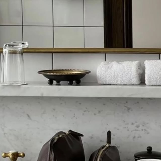 3 mindset shifts that built the foundation for the biggest glow up of my life 🧠 

Comment AFFIRMATIONS for my free playlist 🤍