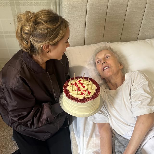 Singing happy birthday with my beautiful mum 🤍somehow, even as so much else has faded, music still finds mum. My mum might struggle with a lot but she can sing Happy Birthday to me, every word, every note. Alzheimer’s takes a lot, but it doesn’t take the parts of the brain where music lives. Those moments remind me that love isn’t stored in facts or memories it's carried in feelings and when she sings, she’s still her, and she still knows us all in the ways that matter most 🤍