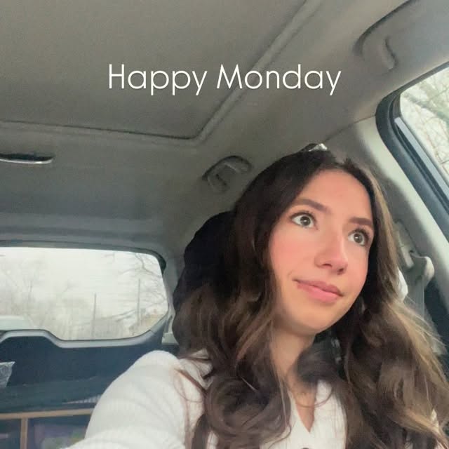 UNEDITED. 

Shoutout to my sister for the clothes for todays sponsored ootd ✌🏼