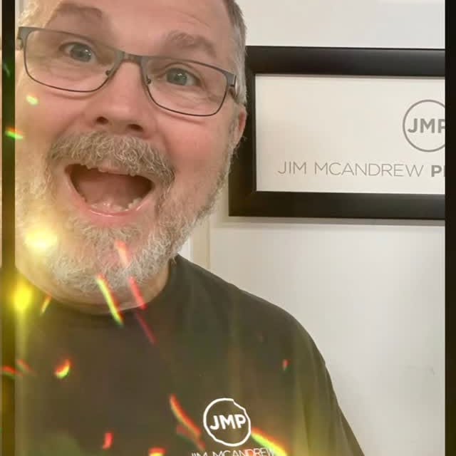 Gotta grab an Ussie by the studio sign!!!