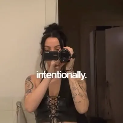 let’s talk about taste !!!

as mentioned. i could talk about this for days. and promise i will come back to share more thoughts. 

but i just want to let you know that taste is something you can develop !!! 💖 just takes a little bit of time & reps 

comment ‘waitlist’ if you’d like to work together on developing your taste up 🦢

#Videoediting #contentmarketing #taste