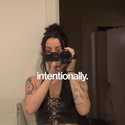 let’s talk about taste !!!

as mentioned. i could talk about this for days. and promise i will come back to share more thoughts. 

but i just want to let you know that taste is something you can develop !!! 💖 just takes a little bit of time & reps 

comment ‘waitlist’ if you’d like to work together on developing your taste up 🦢