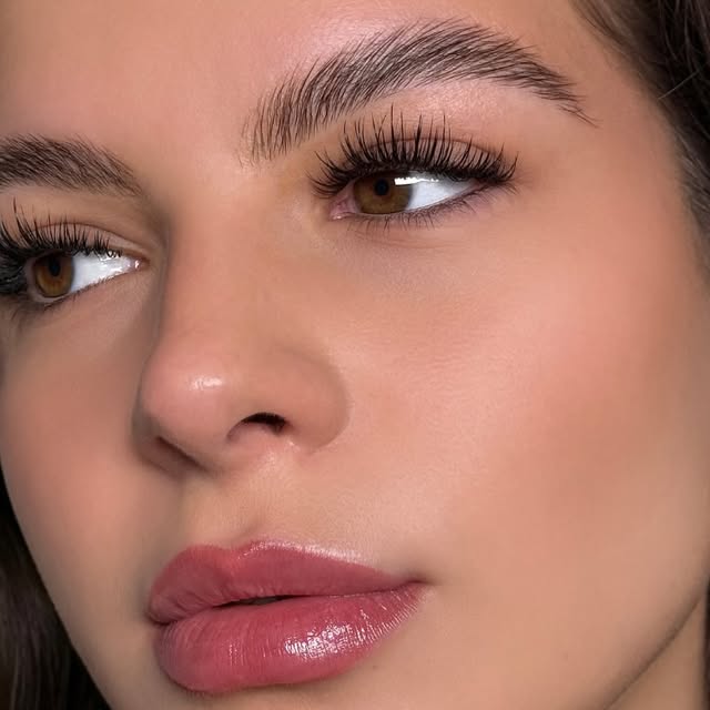 📢 Share this Post!�Help educate your clients on the correct hair etiquette for lash appointments! 💇‍♀️✨ Reshare to show them how to keep hair out of the way for a comfy, stress-free appointment 😍👌

💡 What other hairstyles do you think work best for lash appointments? Drop your ideas in the comments! 💬👇