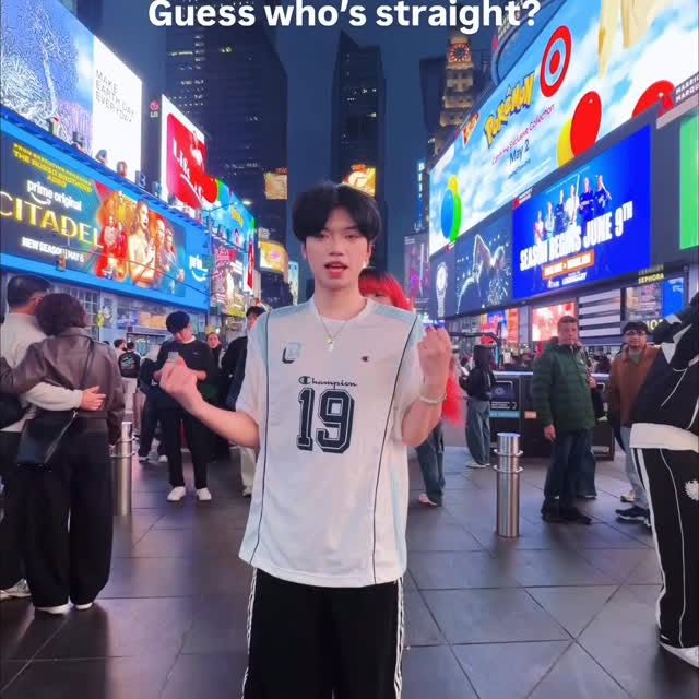 Tooooo rude😇😇guess who’s straight there?🙂‍↔️