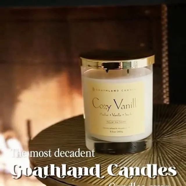 Genuinely the best candles I’ve ever had in my home. This is not a paid advertisement. From the elegant and sturdy packaging on my doorstep in the Texas heat, to the incredible scents that are really aromatic even without lighting it. This is a phenomenal product. 💯💯

#candle #supportlocal #elegant #shopping #giftideas